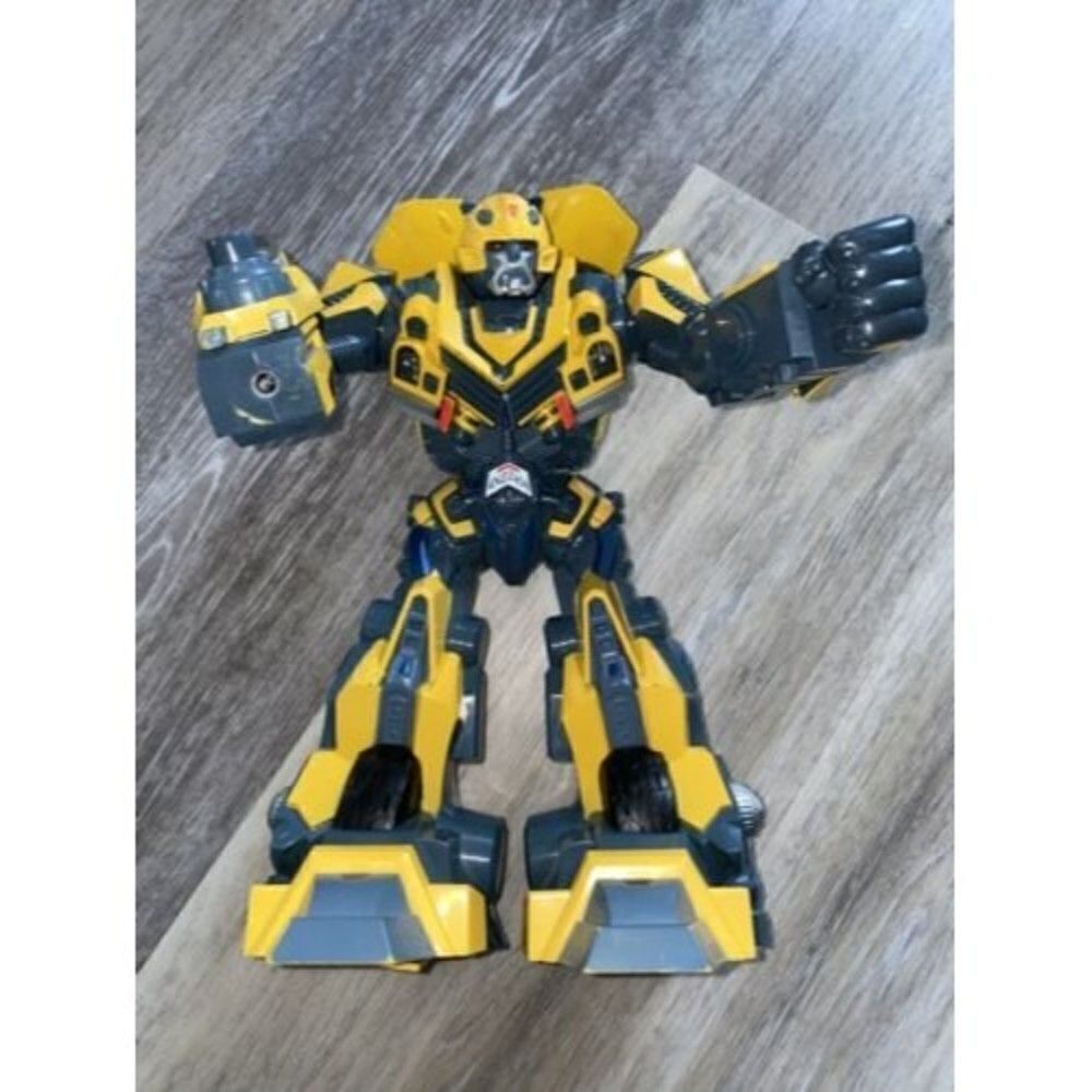 2006 Hasbro Transformers Cyber Stompin' Bumblebee Action Figure, Lights & Sounds